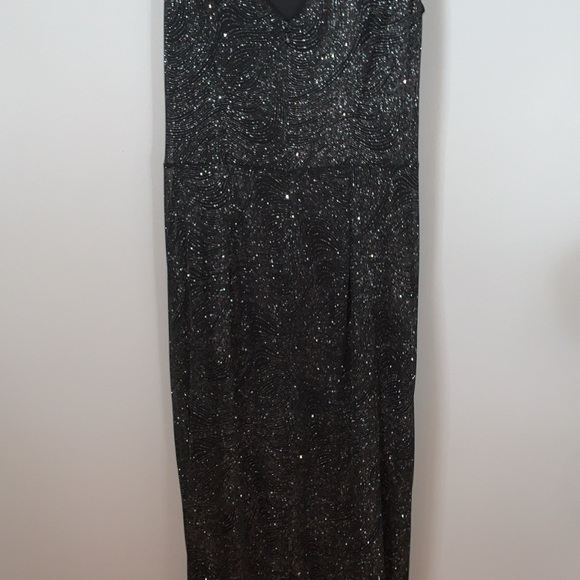 Gathered Swirl-Pattern Sparkle Calvin Klein Gown - Picture 11 of 11